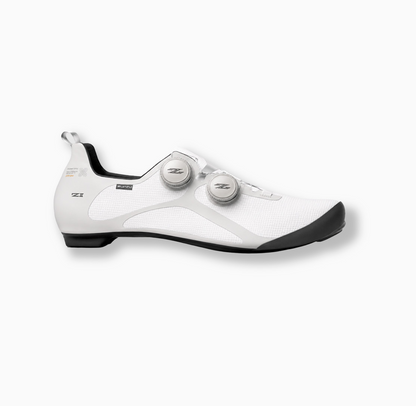 Zuatu Z2 white road cycling shoe side view