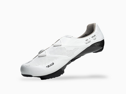 Zuatu ZG Gravel white cycling shoe front three-quarter view